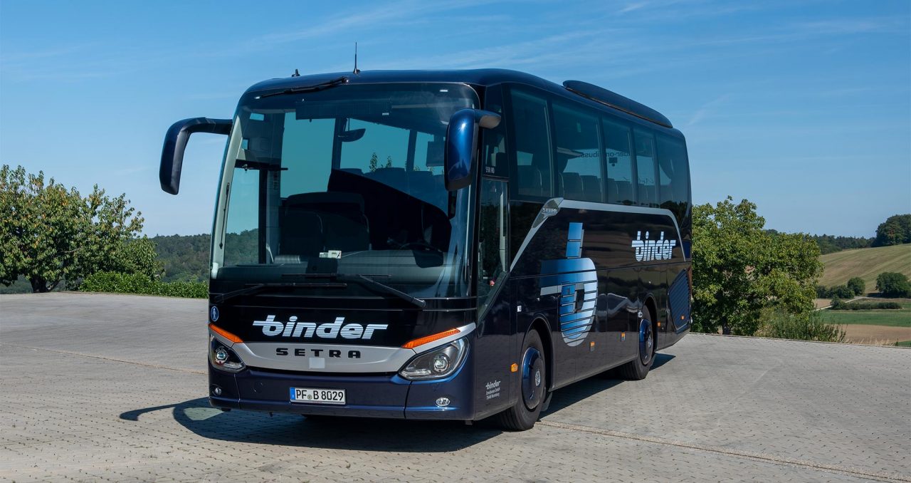 36+2-Sitzer Reisebus – Außenansicht